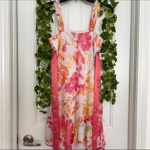 Floral Spring Dress - Picture 4 of 4